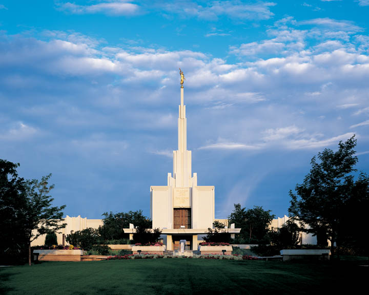 Gordon B Hinckley: Temple Building